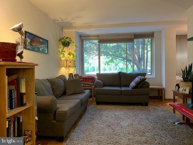 Foto del edificio - 4000 Tunlaw Rd NW