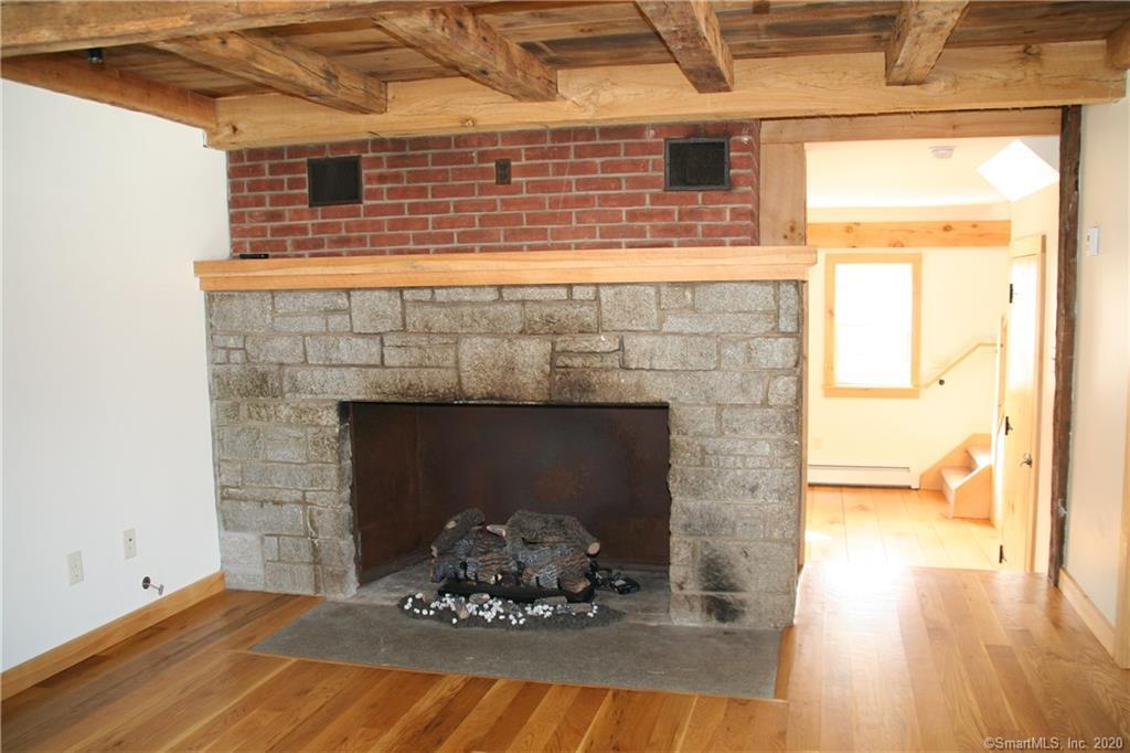 Foto principal - 569 Quaker Farms Rd
