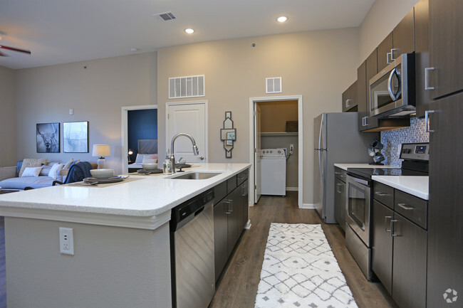 2BR, 2BA - 1060 SF - Aliso Briargate Apartments