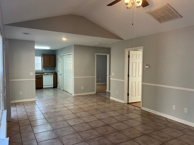 Foto del edificio - 281 Old Bridge Dr