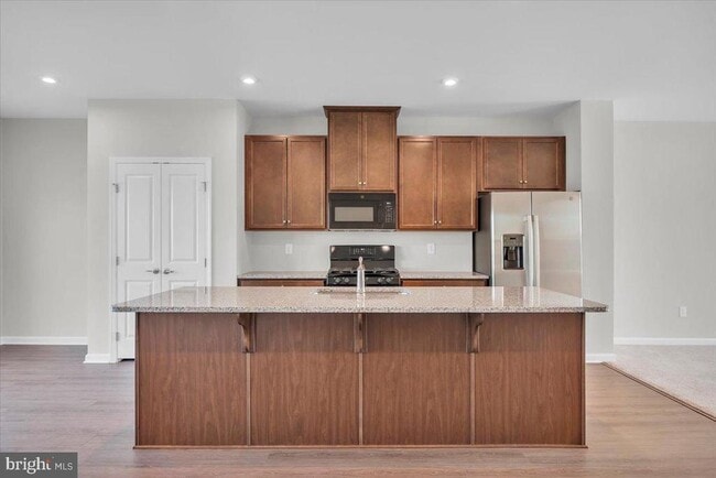 Building Photo - 40 Hamilton Ct