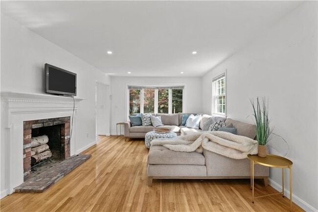 Building Photo - 12 Granada Ter