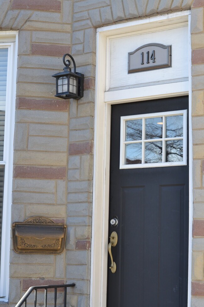 Foto del edificio - 114 S Highland Ave