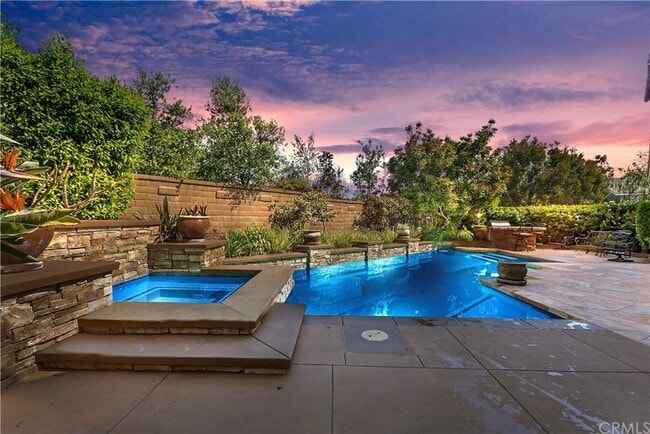 Building Photo - 5347 Vía Vicente