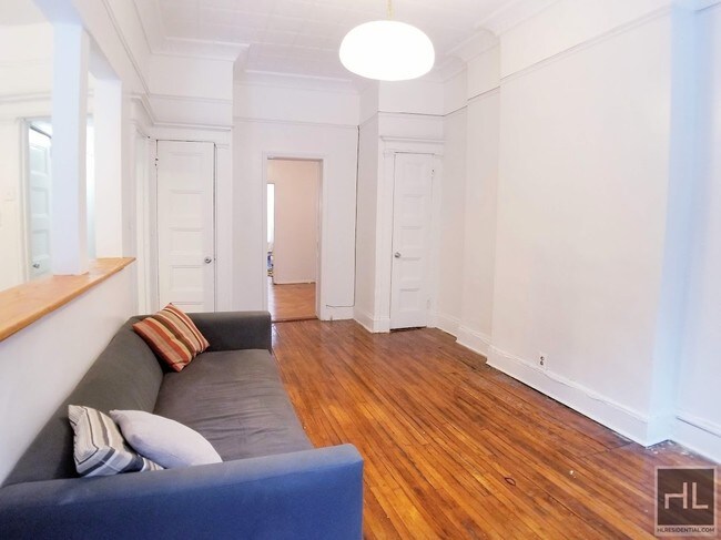 Foto del edificio - 162 UNDERHILL AVENUE