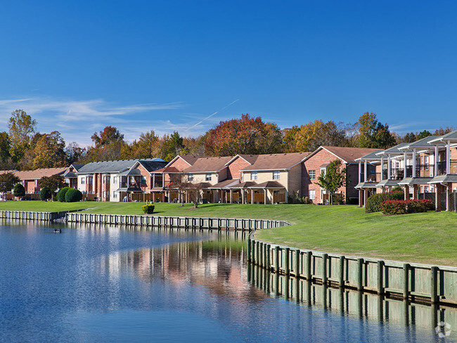 Building Photo - Holly Point