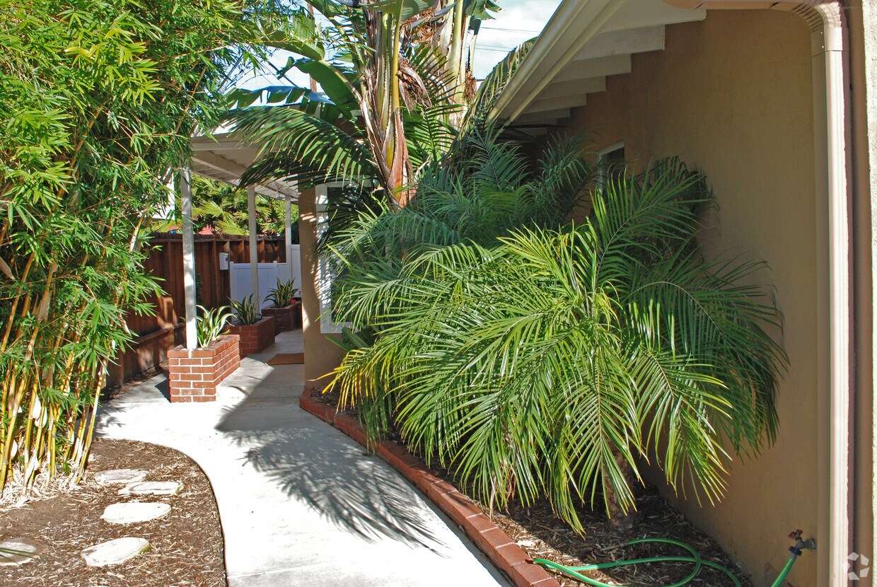 Building Photo - 310 Avenida Cabrillo