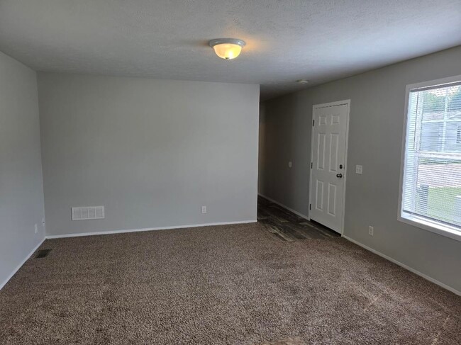 Building Photo - 31 Bluebird Hill Dr
