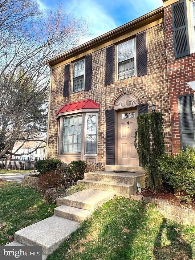 Photo - 10279 Latney Rd (Fairfax, VA)