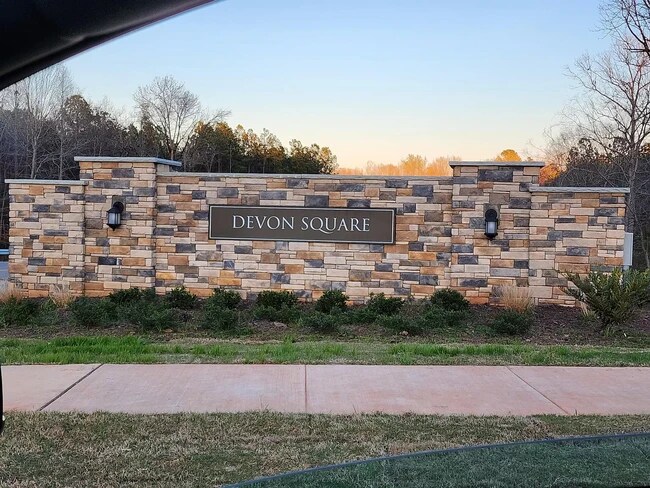 Building Photo - 325 Devon Cliffs Dr