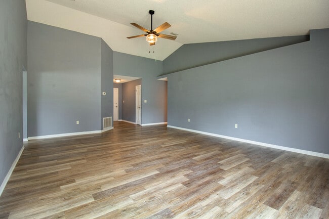 Building Photo - 4724 Whitewater Ln