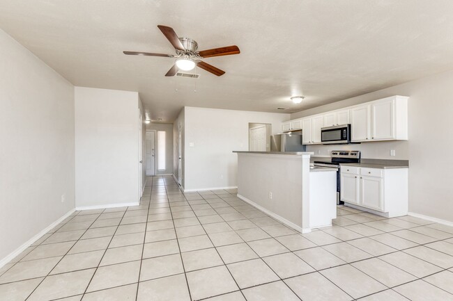 Building Photo - 4608 Alamosa St