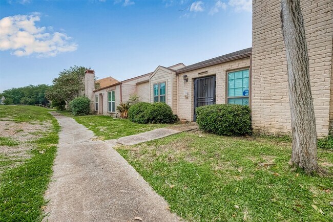 Foto del edificio - 10824 Bexley Drive