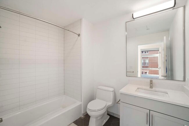 Building Photo - 839 Beacon St