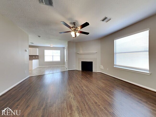 Building Photo - 17010 Lolly Ln