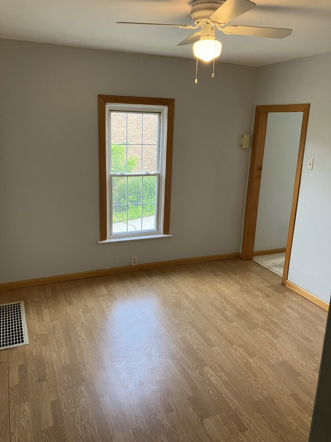 Dining room - 1630 Oakhurst St
