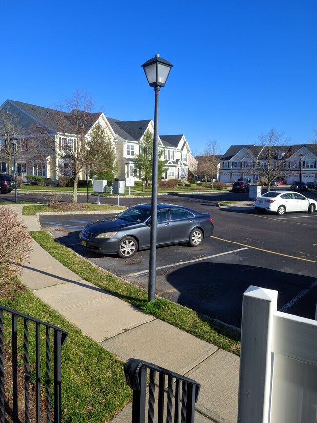 Foto del edificio - 243 Brookfield Dr