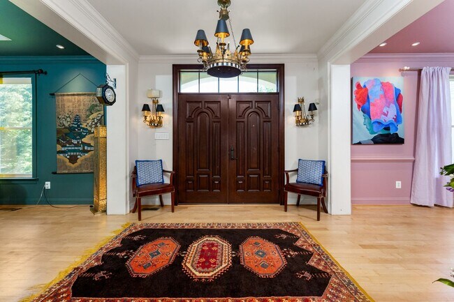 Foto del edificio - 1445 Mayhurst Blvd