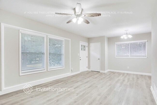 Foto del edificio - 2701 Connally Dr