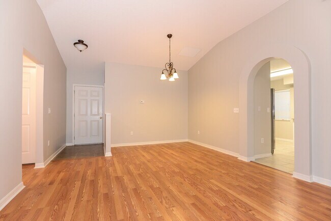 Foto del edificio - 30932 Midtown Ct