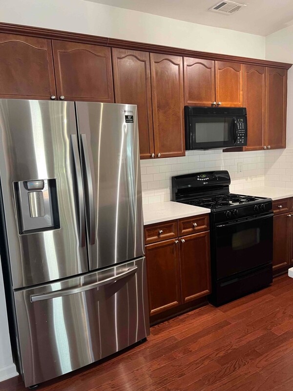 Building Photo - 5900 Oakbrook Lake Ct