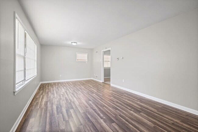 Building Photo - 3240 Boxdale St