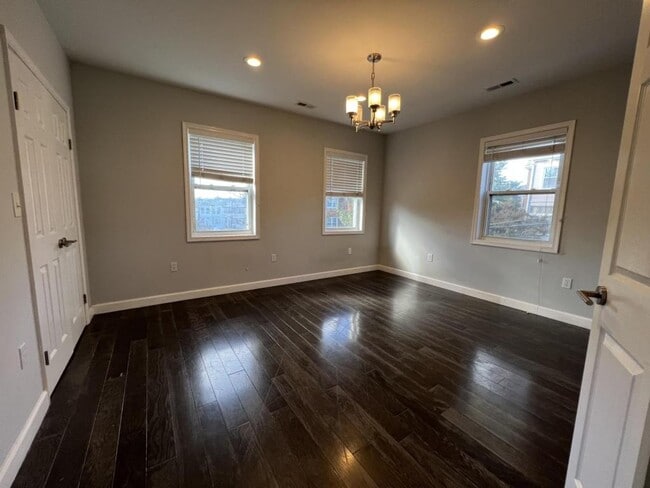 Foto del edificio - 5619 1st Pl NW