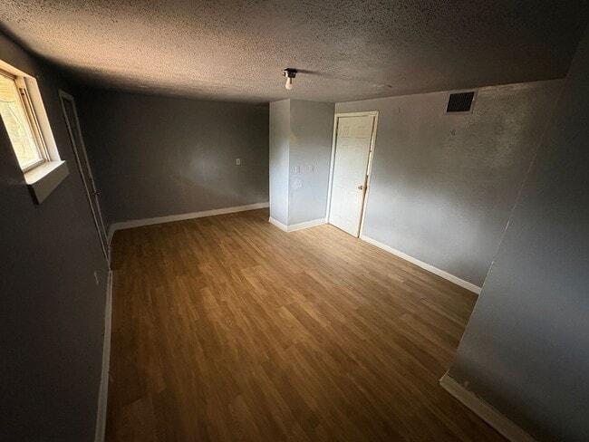 Foto del edificio - 3057 Amherst St