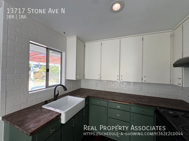 Building Photo - 13717 Stone Ave N