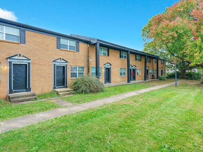 Foto del edificio - Colonial Park Townhomes