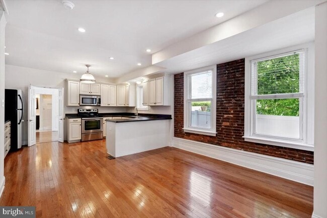 Foto del edificio - 220 S Matlack St