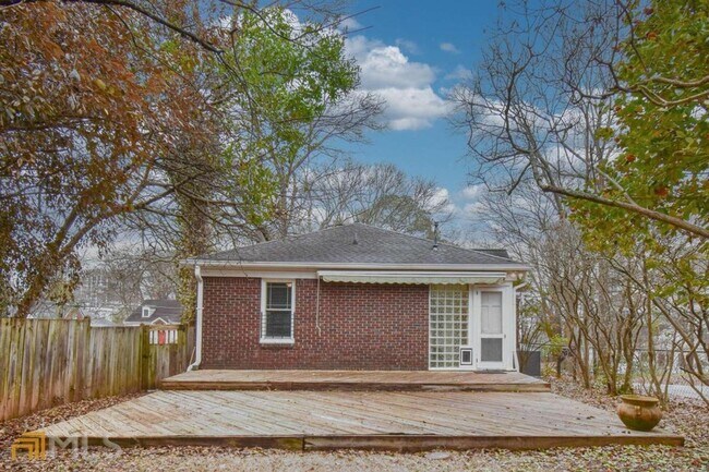 Foto del edificio - 1176 Holly St NW