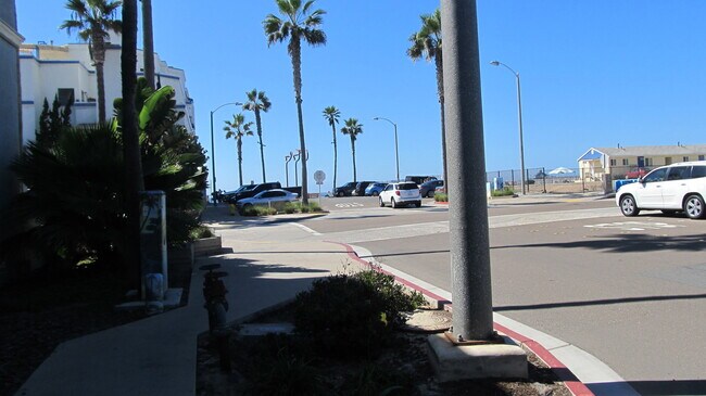 Foto del edificio - Steps to Imperial Beach!