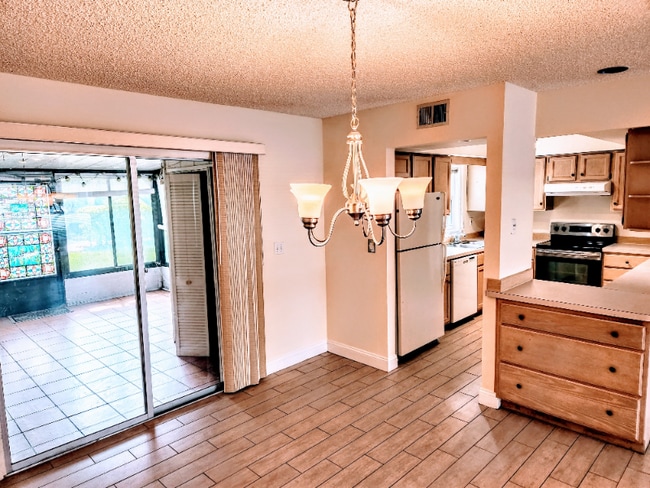 Building Photo - 695 A1A N