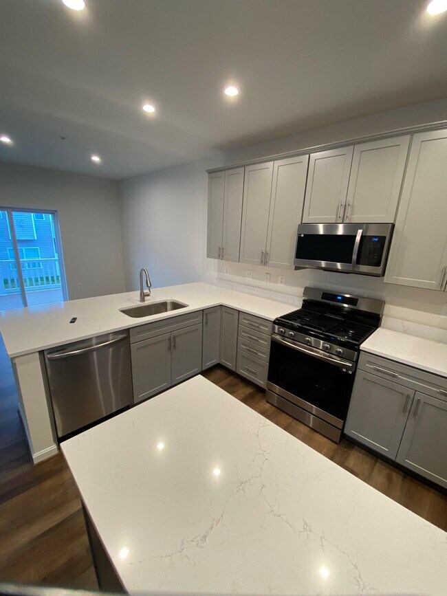 Building Photo - 206 Jenkins Way