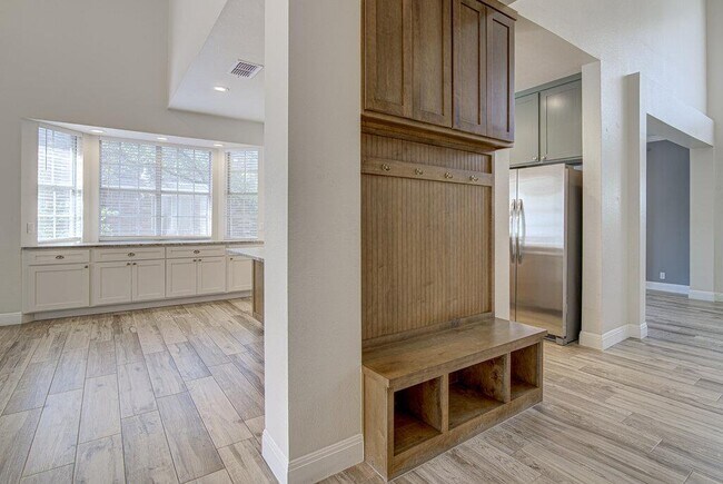 Foto del edificio - 6203 Spicebrush Cove