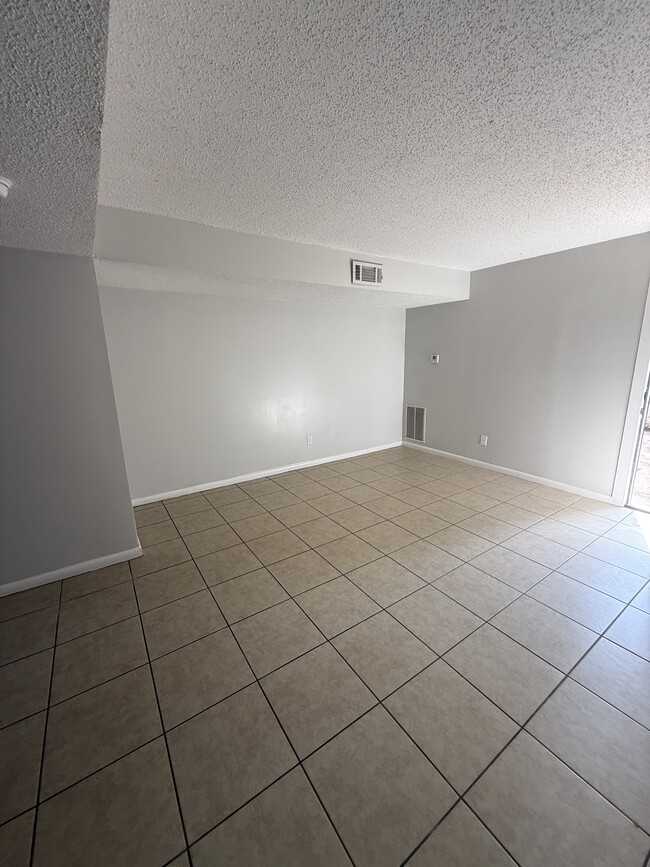 Building Photo - 7805 3rd Ave S
