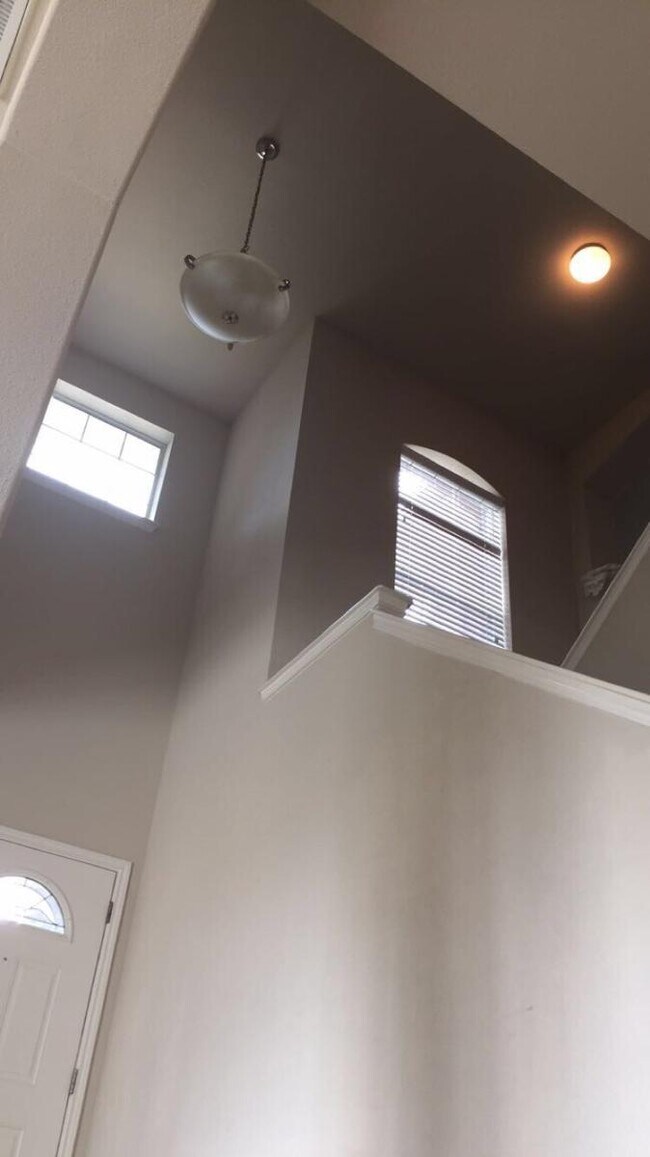 Building Photo - 11101 Barn Owl Dr