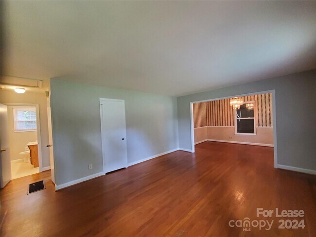 Foto del edificio - 3435 Sudbury Rd