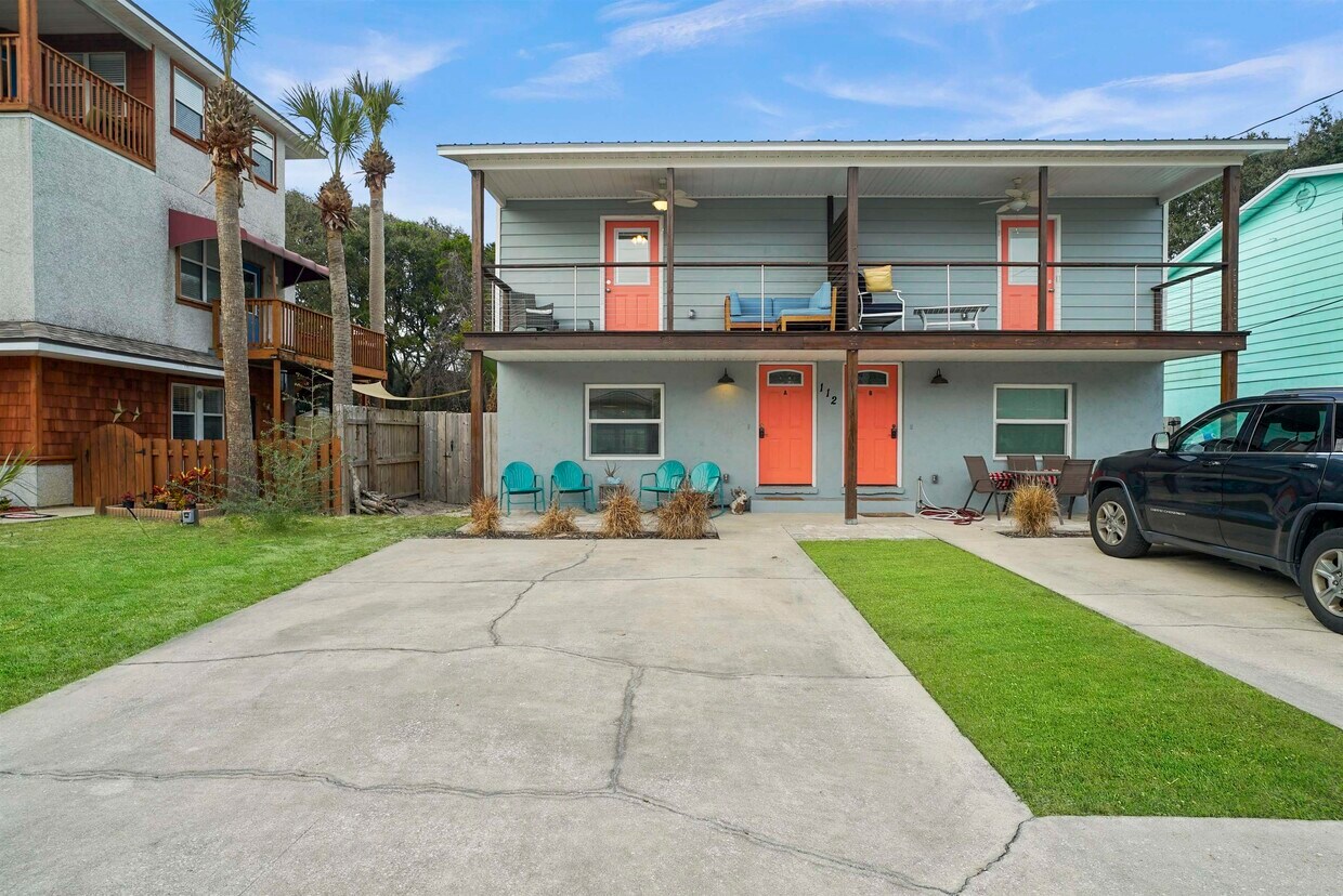 Foto principal - 112 E St