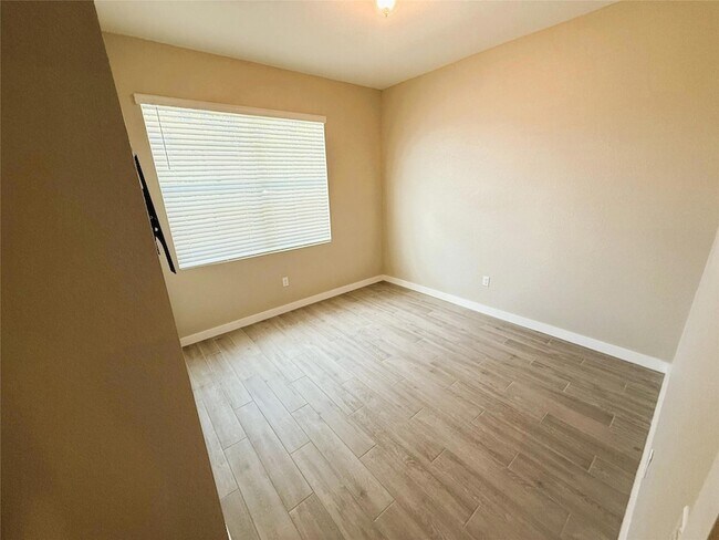 Foto del edificio - 1704 NE White Pine Terrace