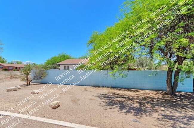 Foto del edificio - 3733 N Mountain Ave