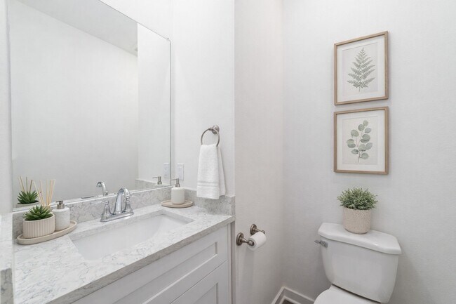 Foto del edificio - 1118 Elsinore Dr