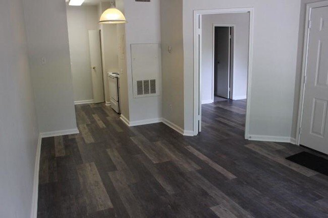 Foto del edificio - 12166 Metric Blvd