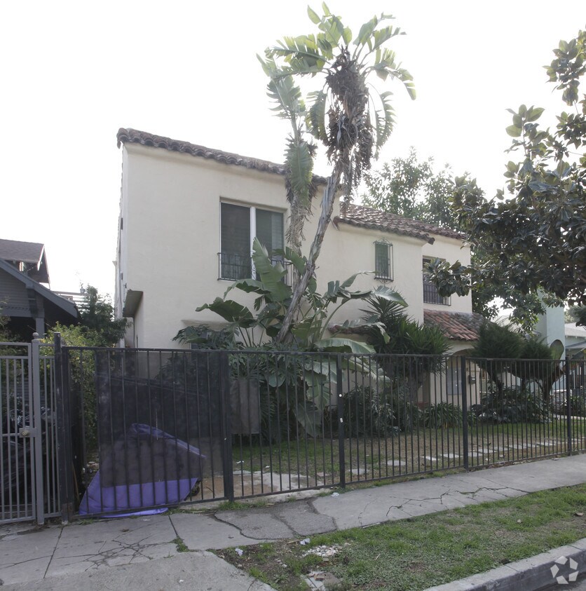 Building Photo - 5816-5818 La Mirada Ave
