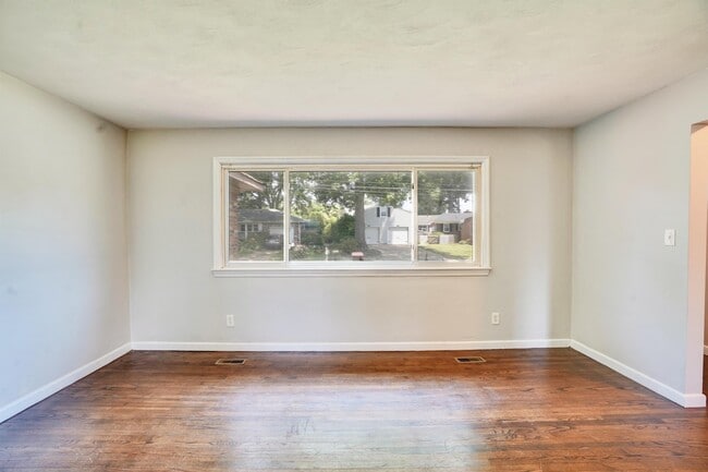 Building Photo - 207 McCosh Dr