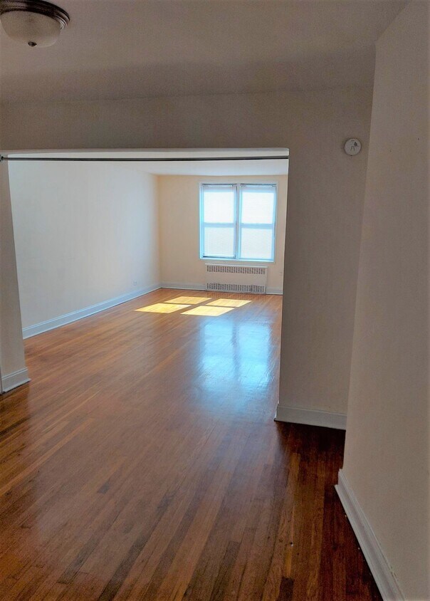 4242 80th St Unit 7E, Queens, NY 11373 Room for Rent in Queens, NY