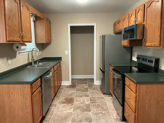 Building Photo - 824 Buckhorn Dr