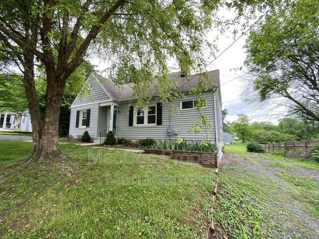 Building Photo - 119 Houseworth St