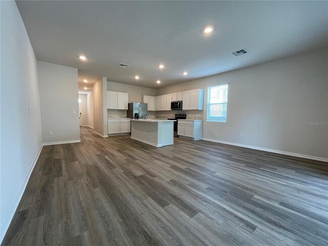 Foto del edificio - 2456 MELLOW Ln